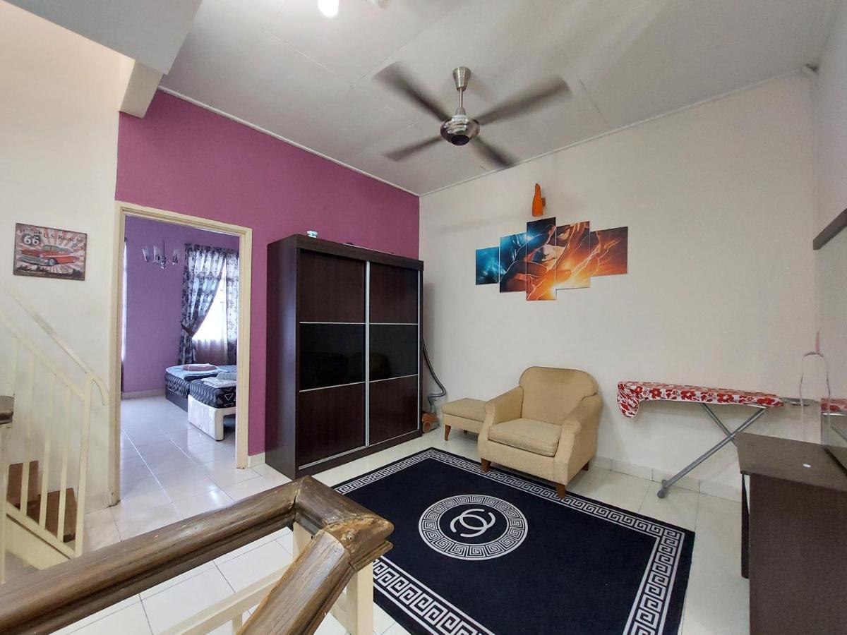 E&A Homestay Klia/ Sepang/ Nilai Buitenkant foto