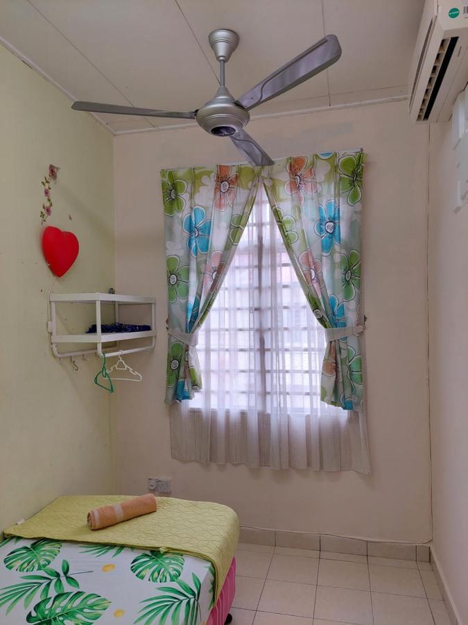 E&A Homestay Klia/ Sepang/ Nilai Buitenkant foto