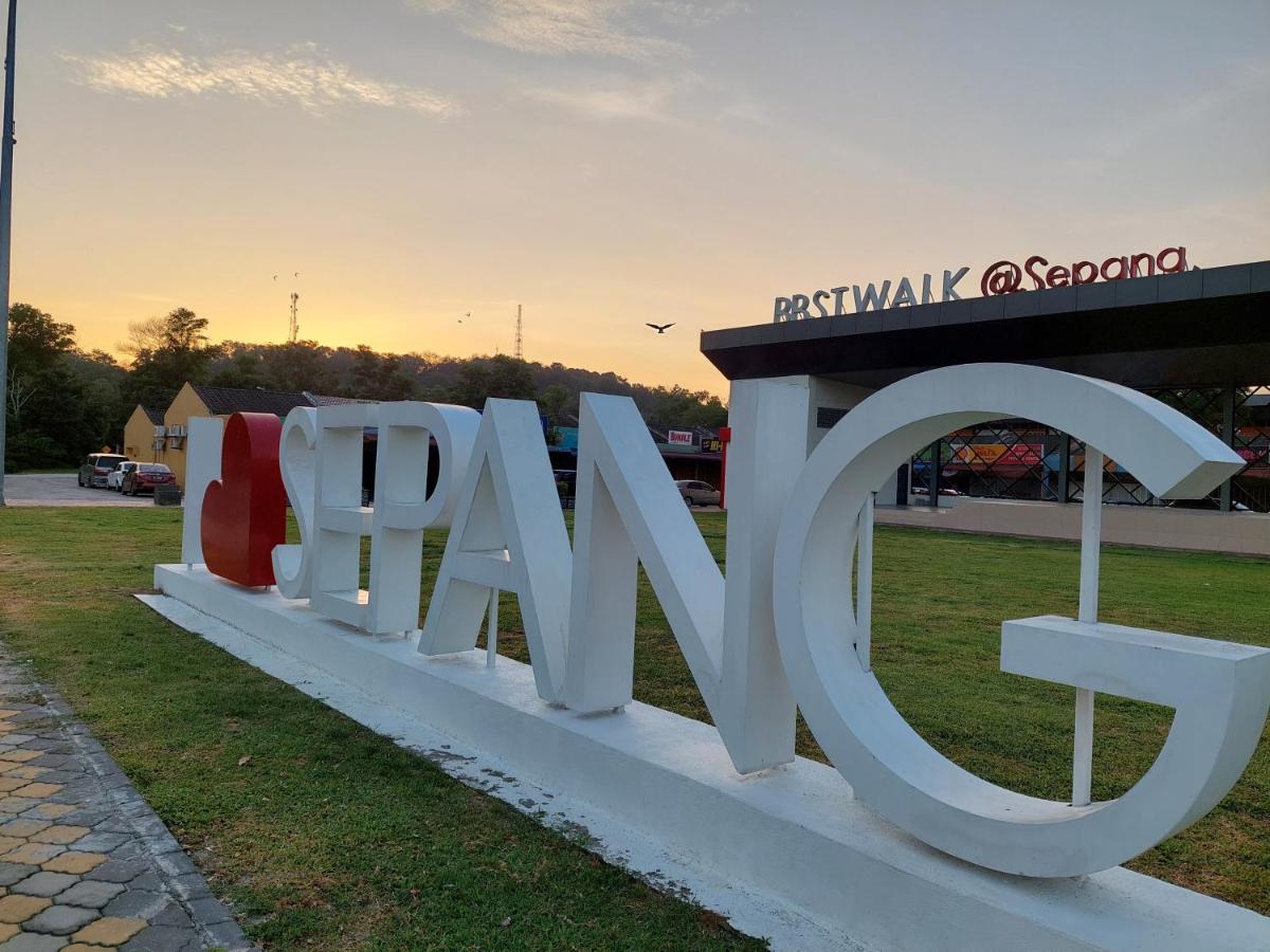 E&A Homestay Klia/ Sepang/ Nilai Buitenkant foto