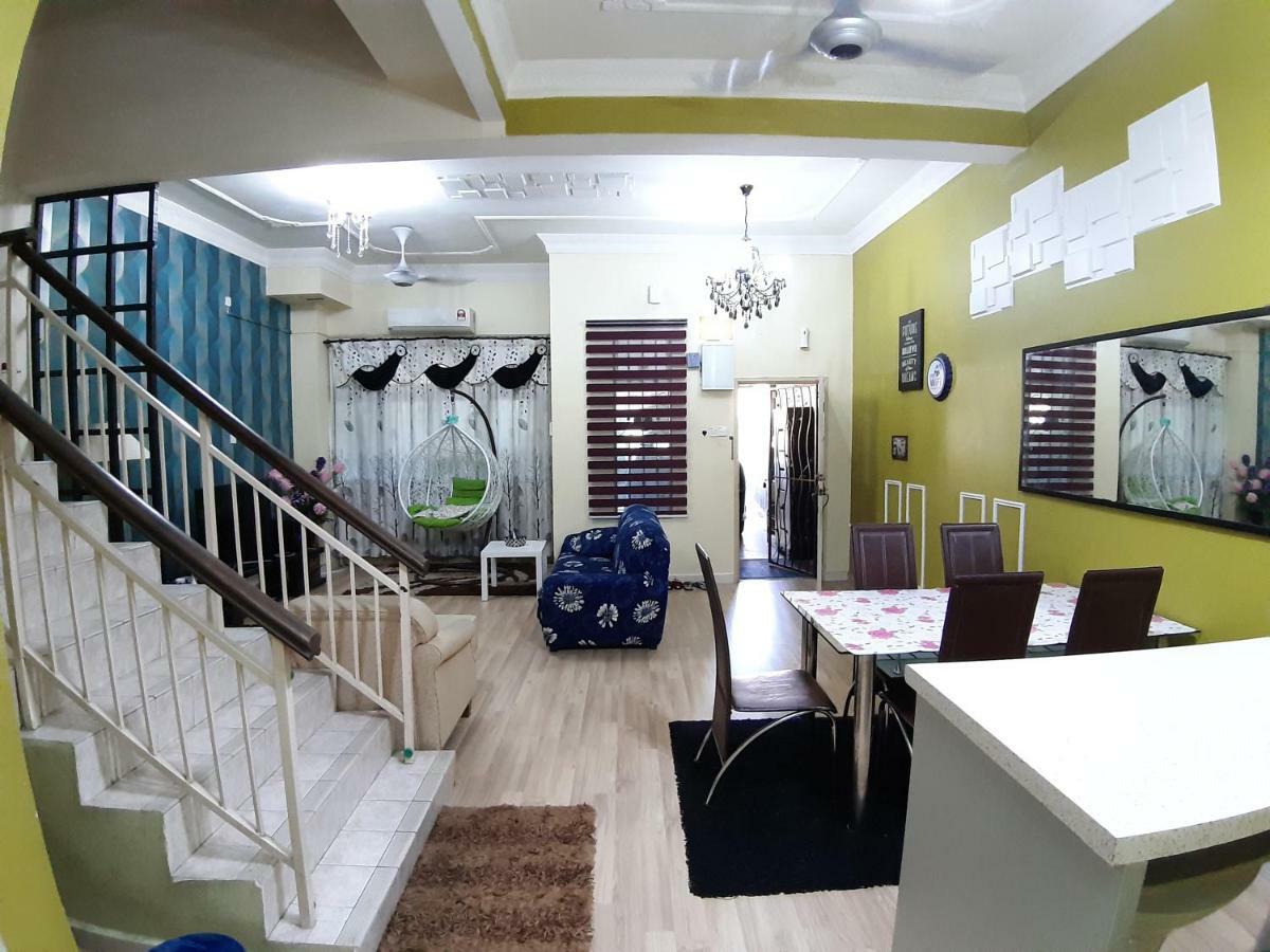 E&A Homestay Klia/ Sepang/ Nilai Buitenkant foto